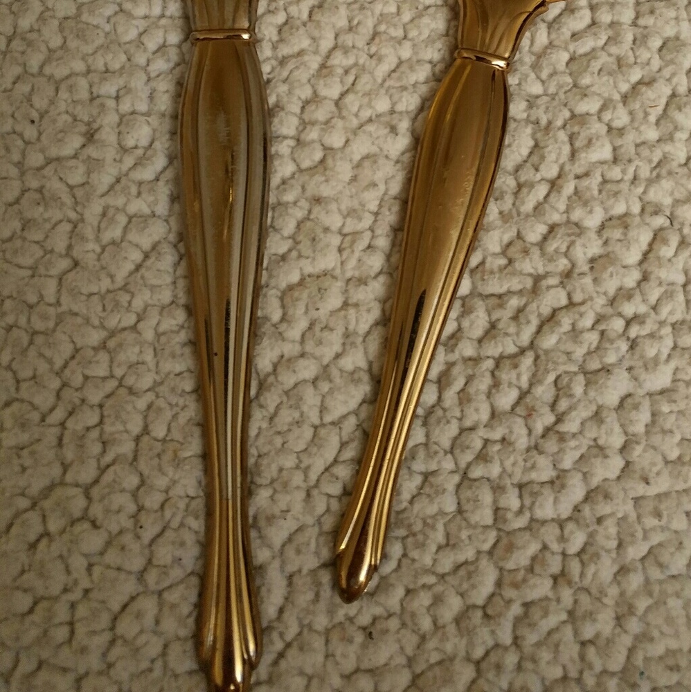 Vintage Vanity Brush and Mirror Vanity Set - Picture 4 of 5